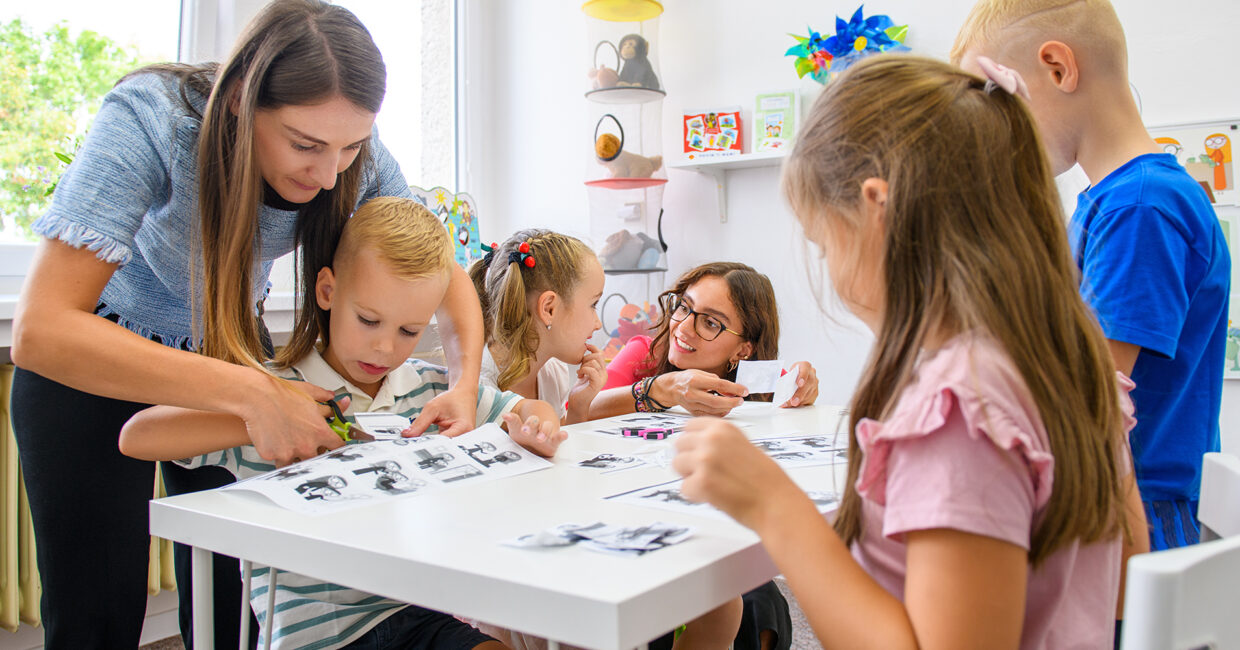 Educateur de jeunes enfants en crèche
